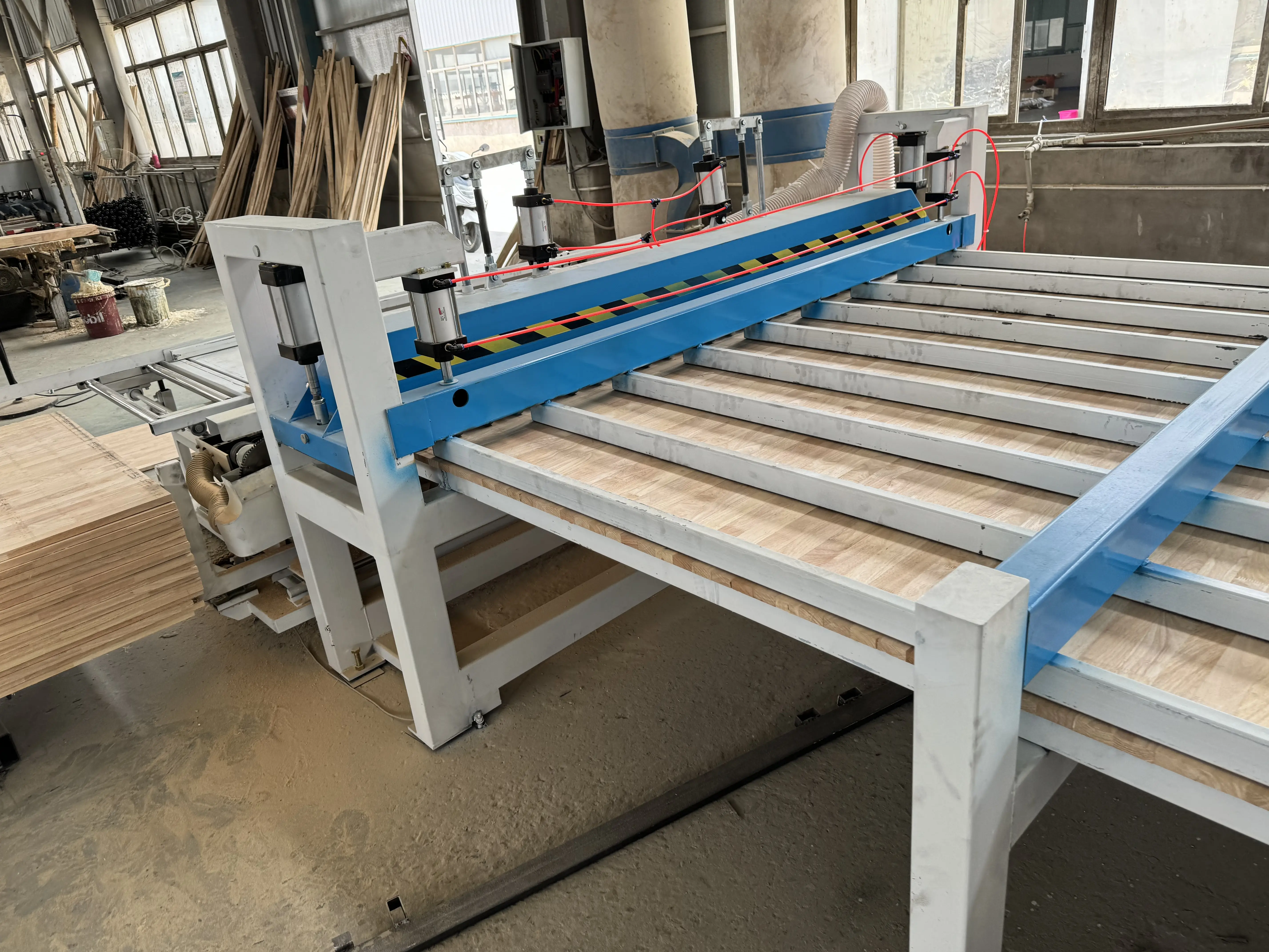 拼板機(jī)木工 指接拼板機(jī)：木工行業(yè)自動(dòng)化升級的核心助力